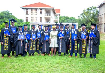 Special Graduation Ceremony Held — photo 20